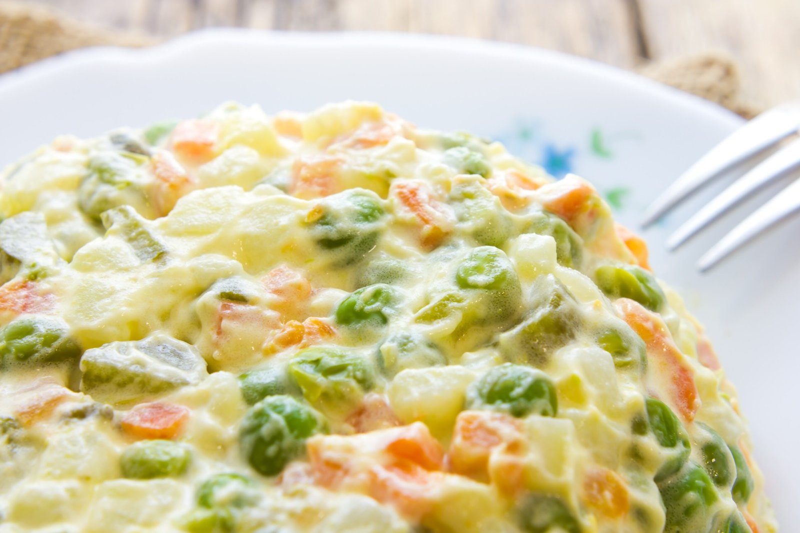 Salada de Maionese Incrivelmente Cremosa e Irresistível